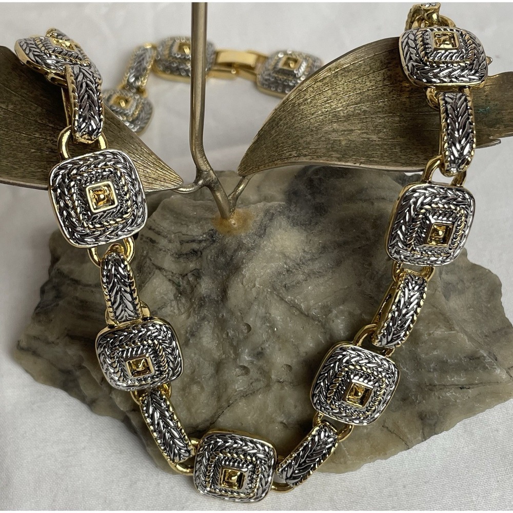 Square Link Silver Tone Choker Necklace 16" Gold Trim Snap Closure Glam Classic
